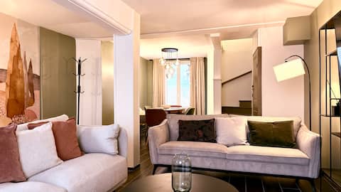 Airbnb performant: Rare: Architect-designed house with 3 suites, downtown à Chartres