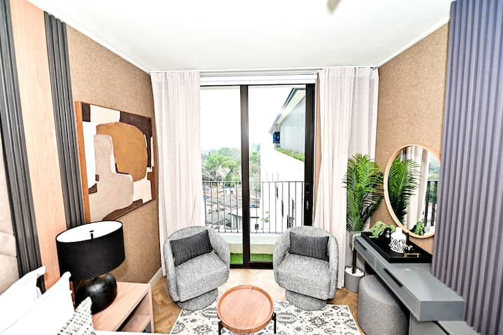 Modern Executive Studio In One Rosebank - Johannesburg