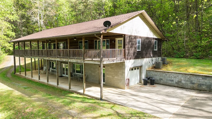 Partridge Place Hideaway (Lower Unit Only) - Cherokee, NC