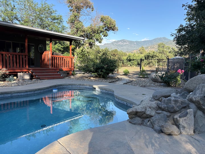 Pool, River, And Jacuzzi In 4 Bedroom House! - Three Rivers