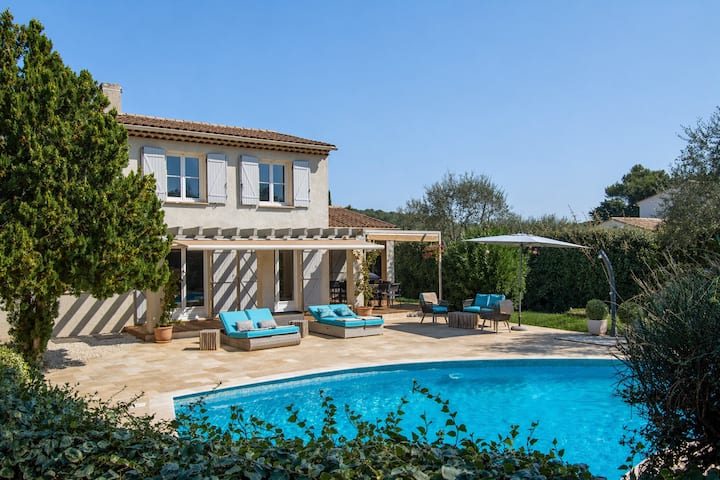 Jolie Villa De 4 Chambres Avec Piscine - Mougins