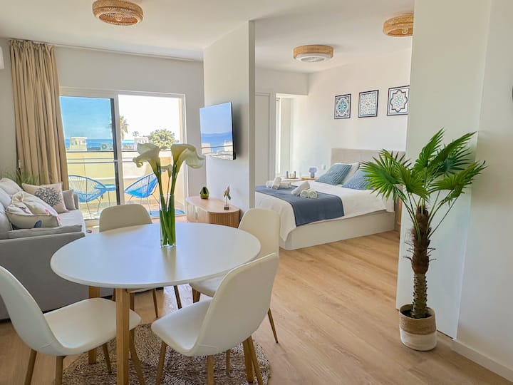 Seaside Serenity Apartment, 3 Pools & Ocean View - Albufeira