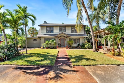 Popular Airbnb listing: Queen Palm - Coastal Comfort Awaits in Cape Coral / Fort Myers