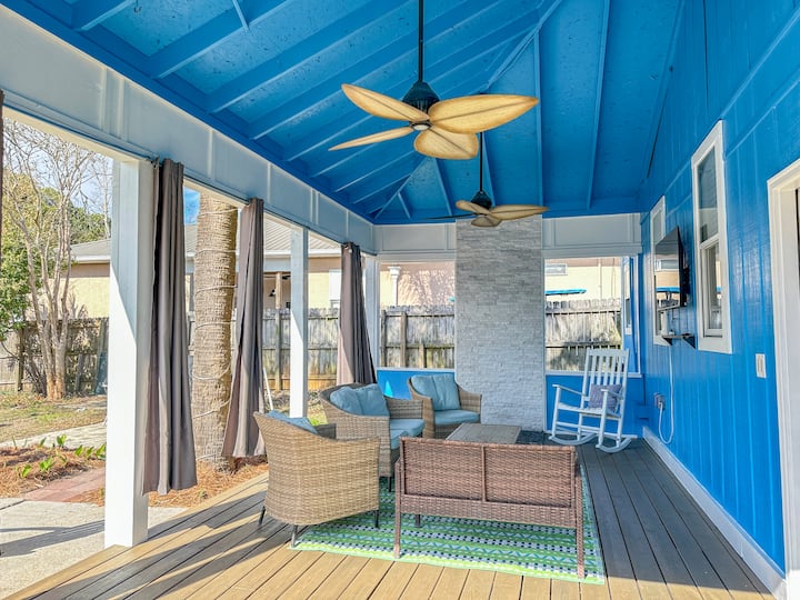 Kissing Palms Cottage - Just 1.5 Blocks From Beach - Laguna Beach, FL