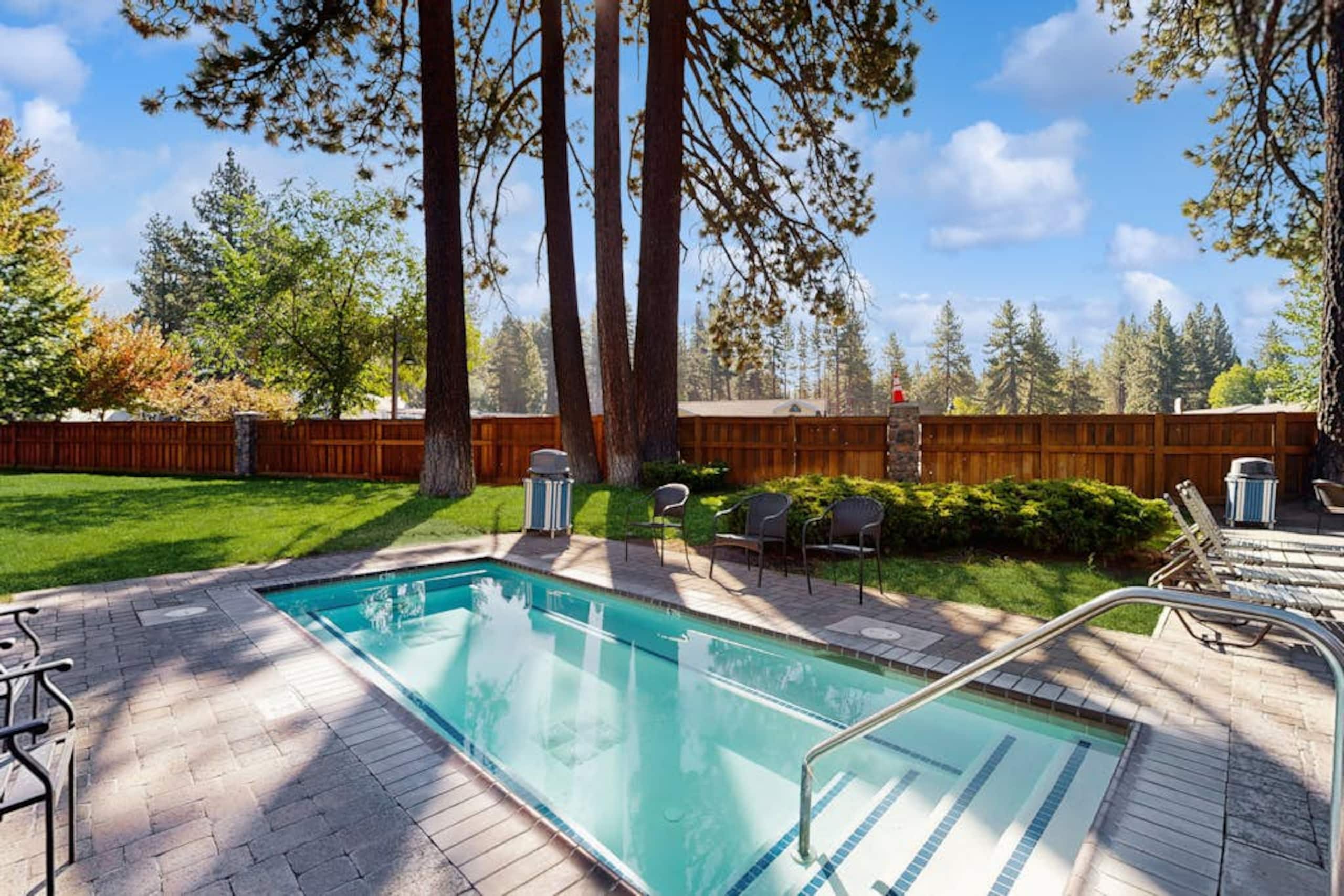 Lakefront Townhouse, Private Hot Tub, 270 Views - Photo 31