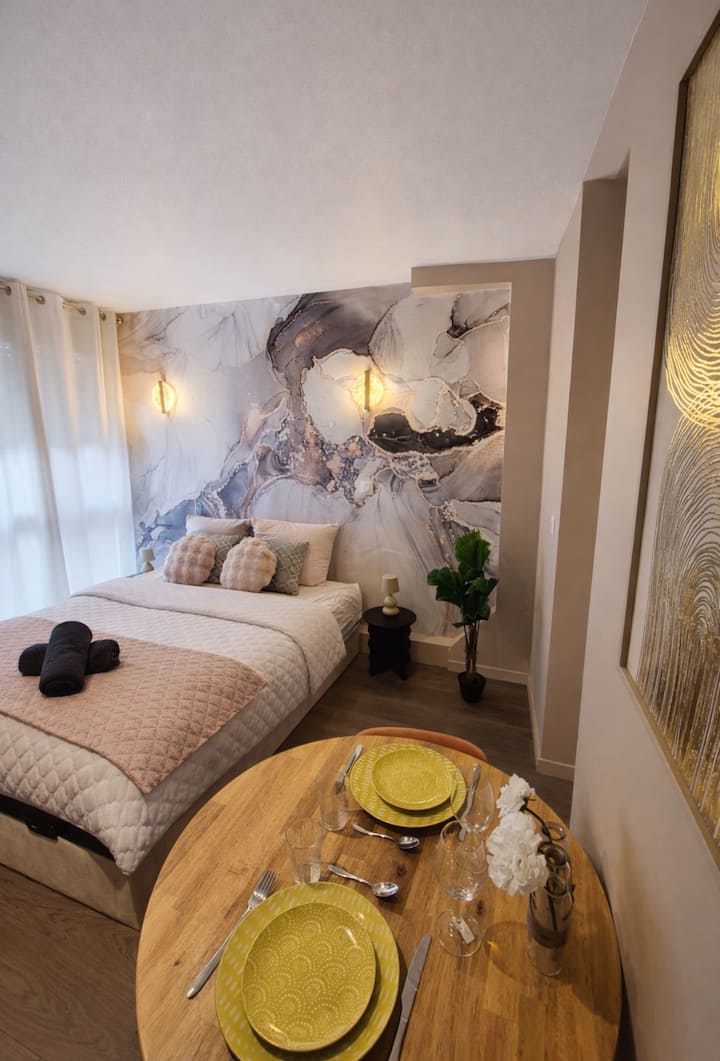 Le Diamant : Appart Cosy Pour 2 Personnes - Versailles