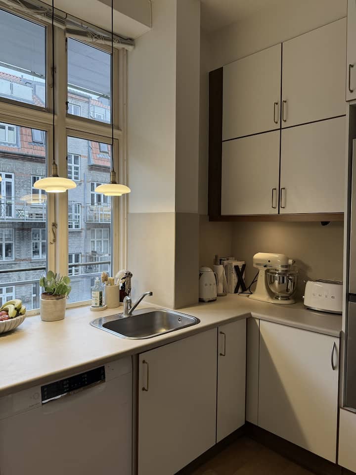 Rolig ØSterbro-oase Med To Altaner - Copenhagen