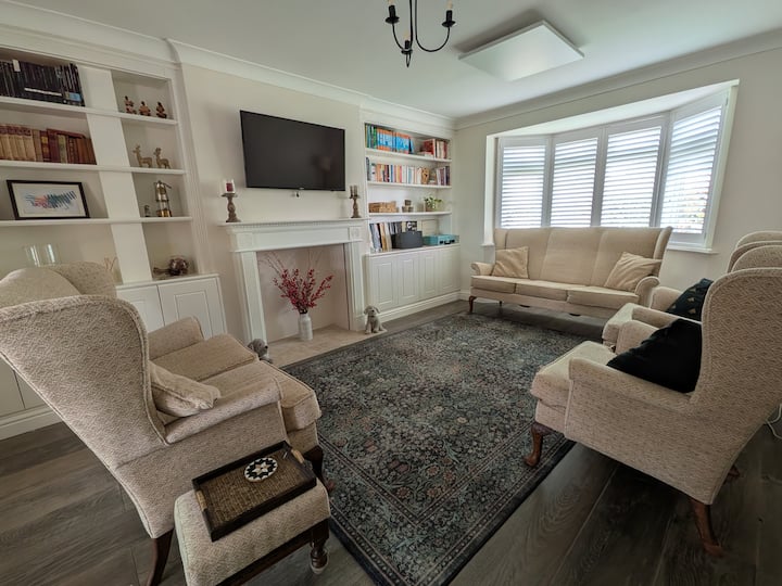 Big Modern 4 Bed Home With Garden & Double Drive - Calne