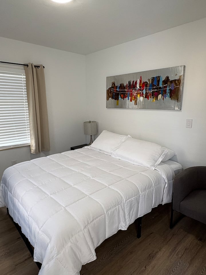 CruiseStays & Conventioners — Airport/Cruiseport Room #5