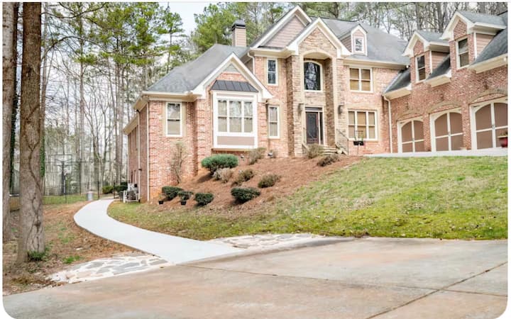 Amazing Stone Mountain Entire Home+pool And Court - Stone Mountain