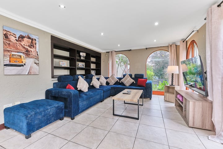 Bk2. Spacious Family Apt. Full Kitchen. Pool - Johannesburg