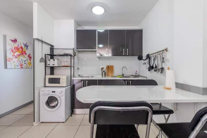Modern Apt Near Yumbo + Pool & Parking - Maspalomas