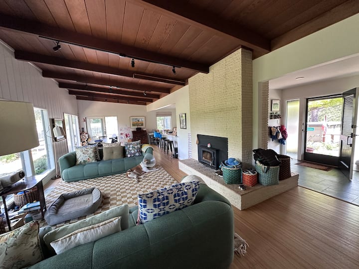 Light-filled Family Home W/ Pool & Canyon Views - Mill Valley, CA