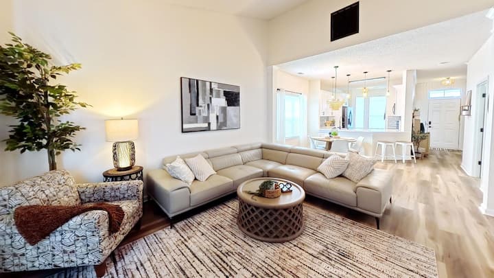 The Bluffton Buttercup : Cozy Lowcountry Charm - Bluffton, SC