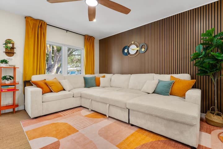 Heated Pool And Spa Near Siesta Key | Sleeps 12 - Sarasota, FL