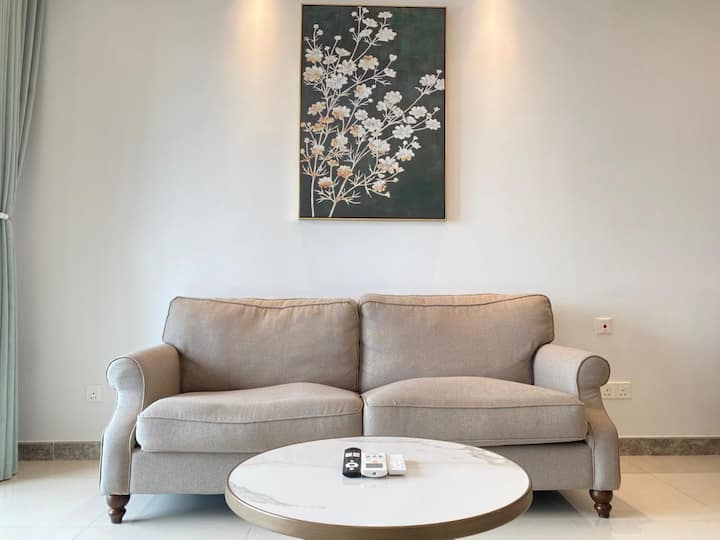 R&f Seine Region 2r2b High Floor Seaview Escape - Yishun