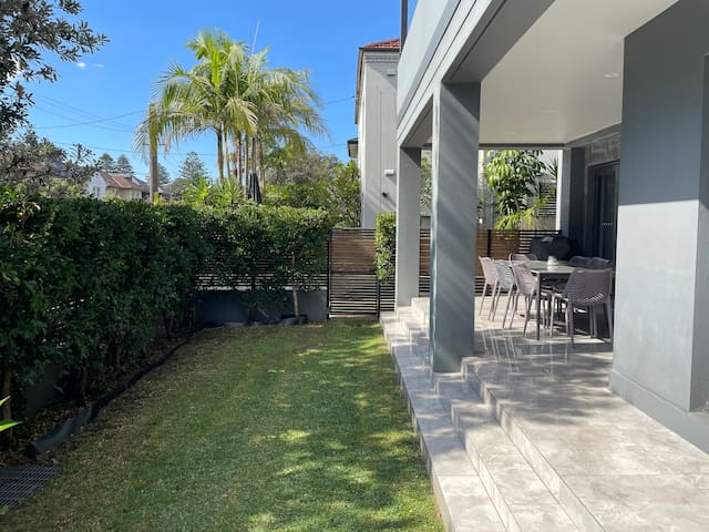 Manly Modern 3 Bedroom home – Duplex