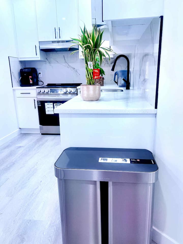 Cozy Room 1 Private Entry | Near Uofc Sait Airport - カルガリー