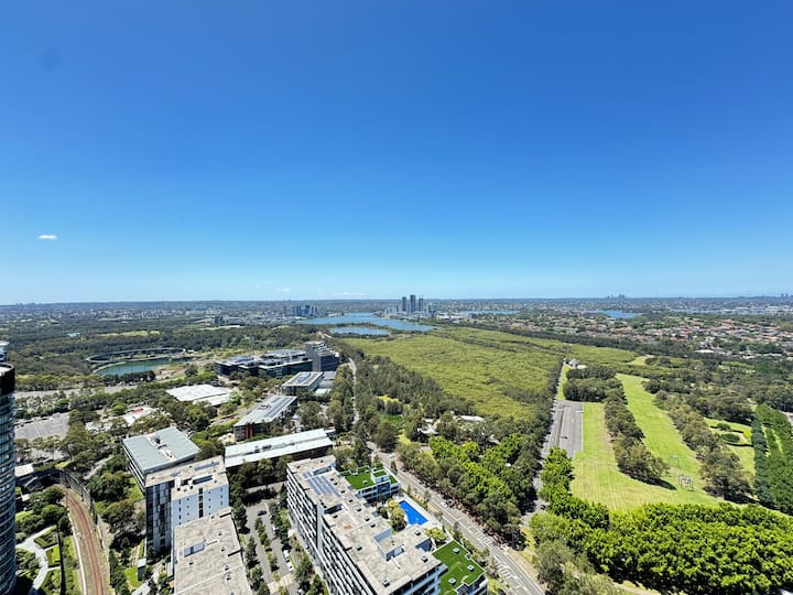 Sky Home Full Ac & Unobstructed Olympic Park Views - Parramatta