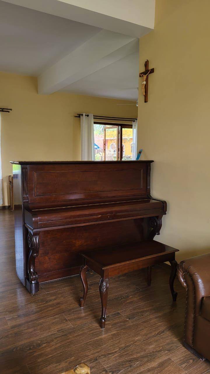 Living room image 5