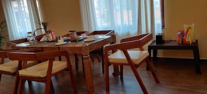 Dining area image 1