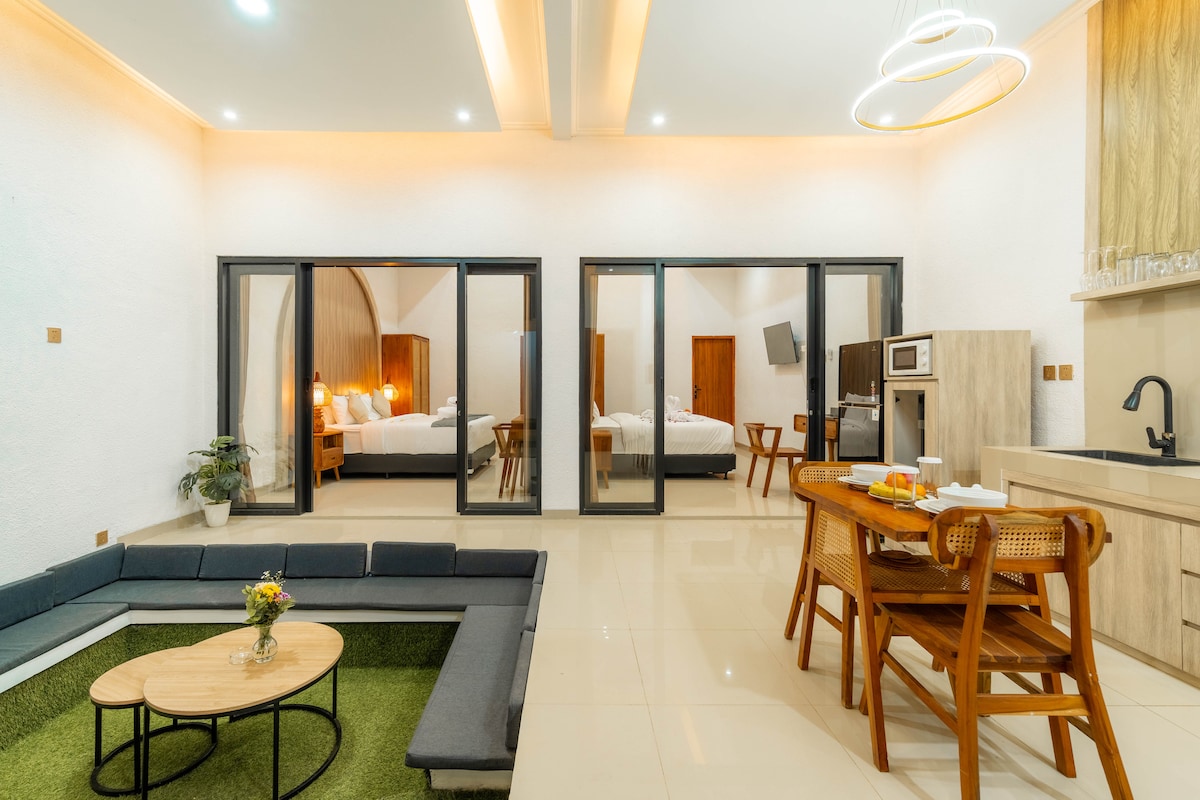 Villa in South Kuta · 2 bedrooms · 2 beds · 2 private baths รายการ Airbnb เปรียบเทียบ