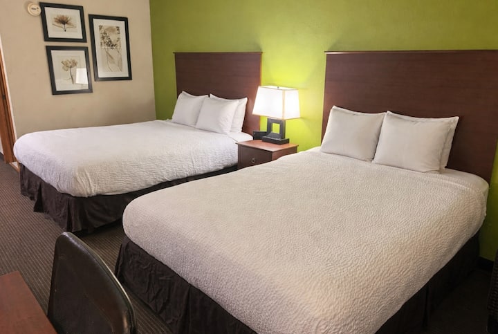 Coratel Plus Black River Falls-2 Queen Beds Ns Pet - Black River Falls, WI