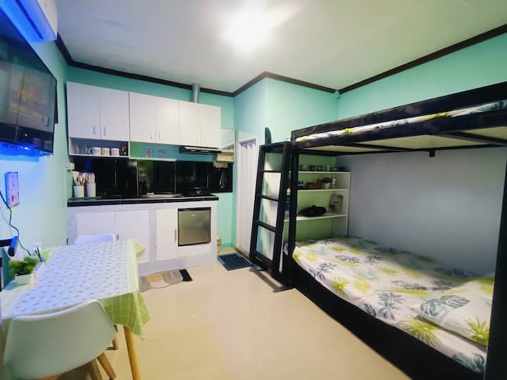 Summer Loft - Tiny House Homestay - Digos