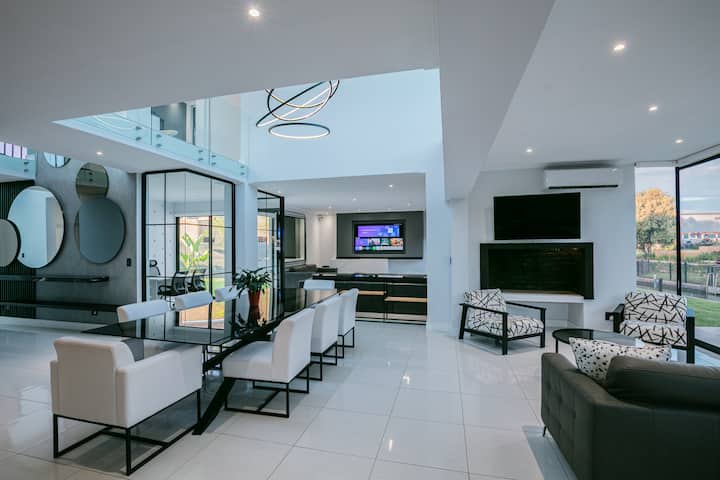 Stylish Apartment Hartbeespoort Dam Nature Reserve - Hartbeespoort