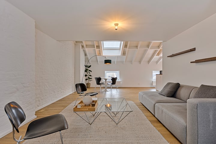 Apt. 3 Chambres + Parking, Centre Historique Liege - Herstal