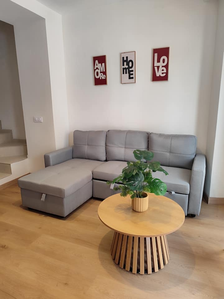 Bonita Casa Con Amplia Terraza En Playa De Gandia - Oliva