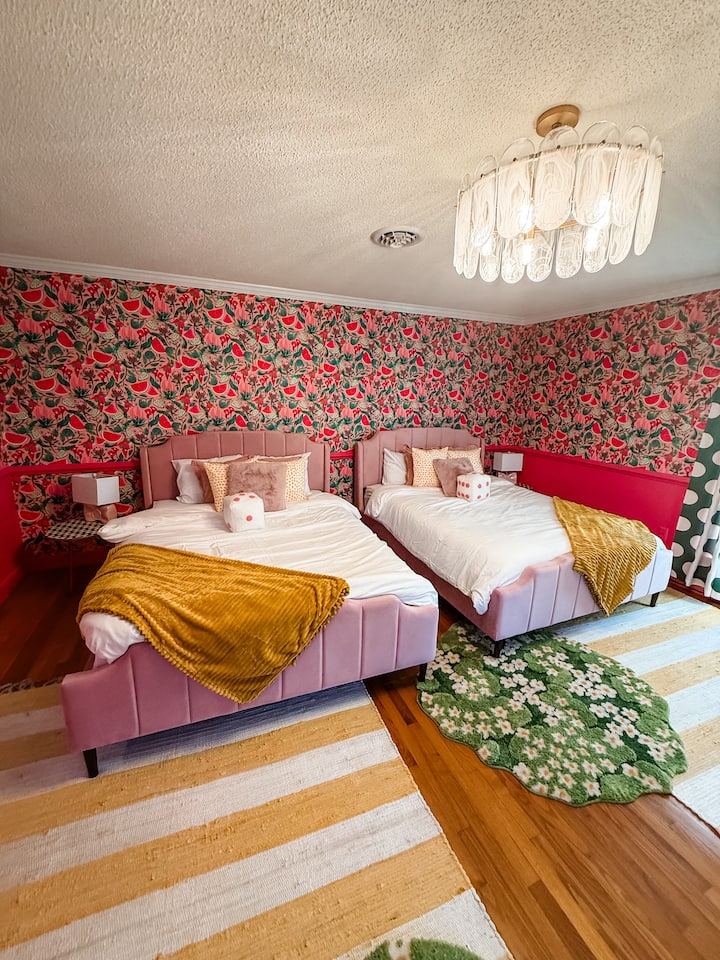 Bedroom 4 — The Joyful Escape