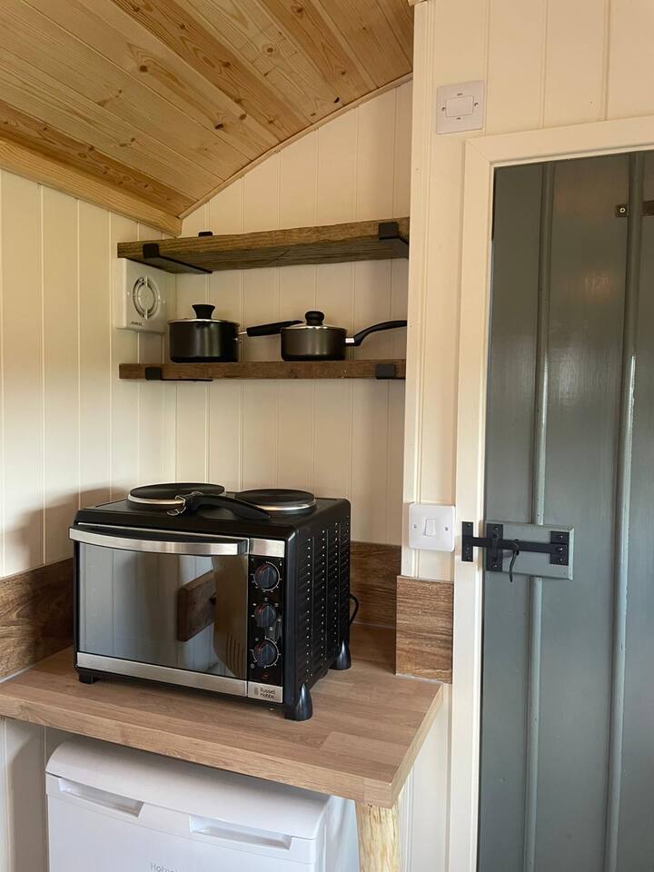 Stylish Shepherds Hut – Norfolk Views & Comfort - Norfolk