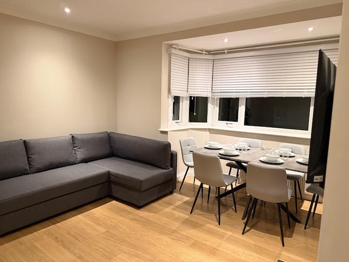 Harrow Home Near Wembley Stadium | Free Parking - Watford