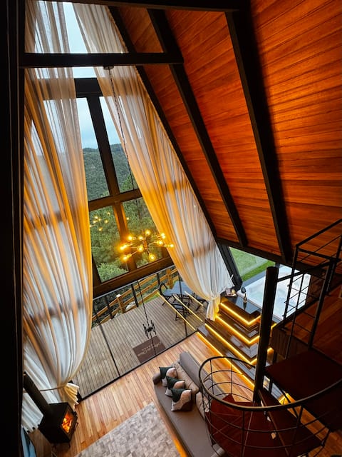 Top Airbnb: Cabin in Serra Gaúcha | Bathtub and pool in Caxias Do Sul