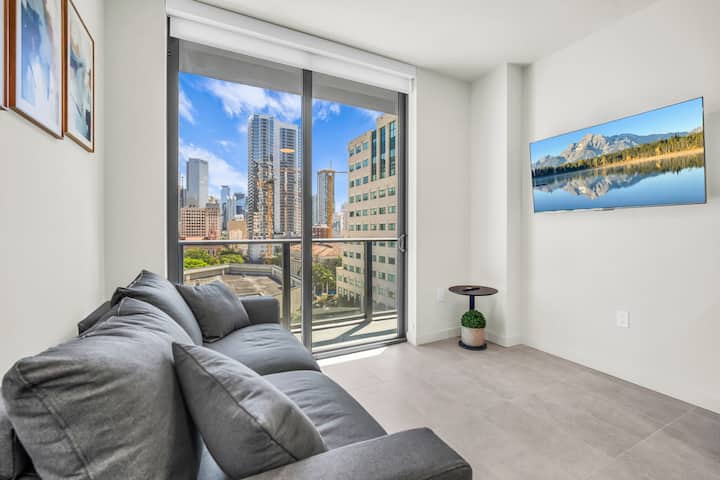 501 Residence Contemporary Condo In Downtown - Miami