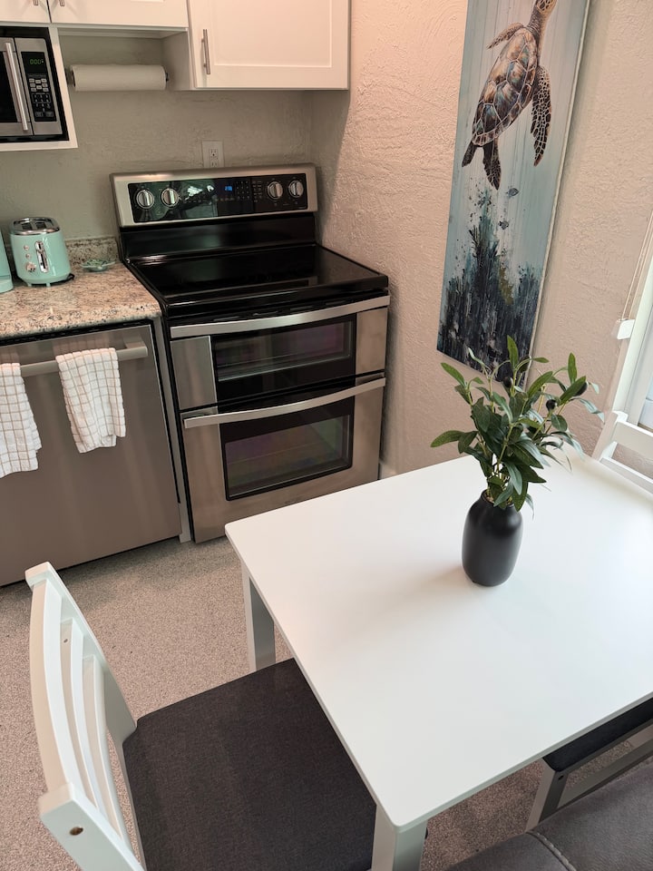 The Blue Bungalow - Longboat Key