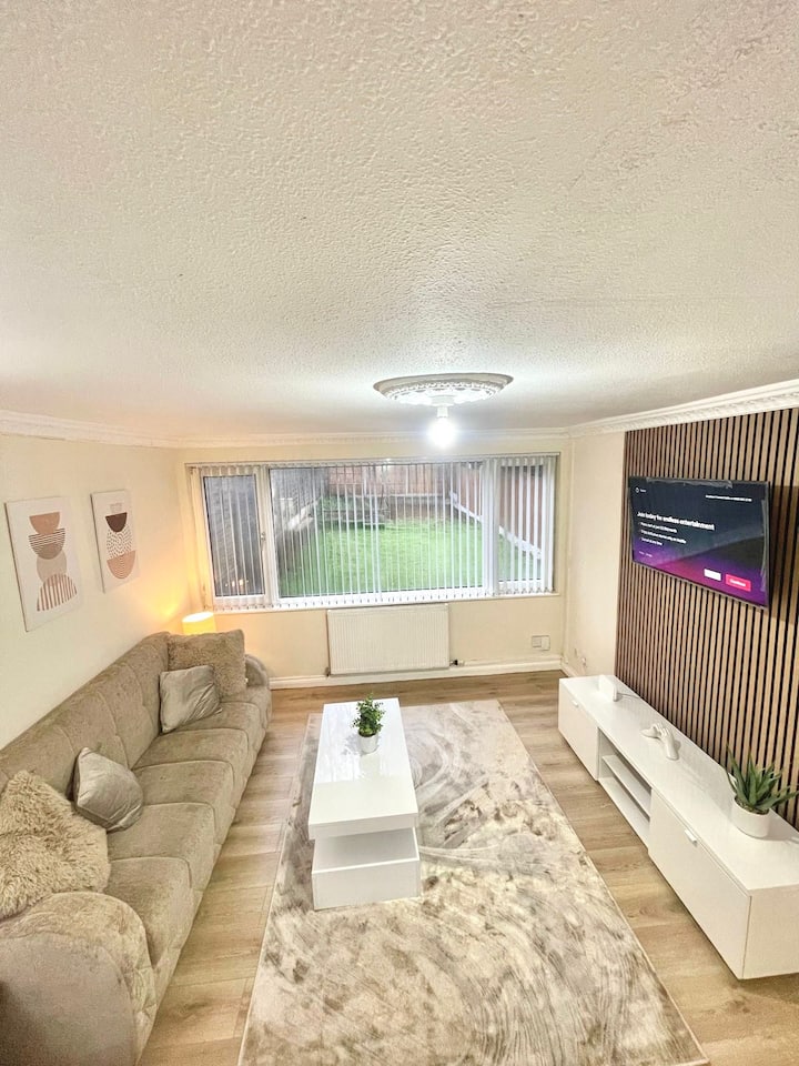 Glorious 4br Home | Family/group-friendly | Hs2 - Birmingham