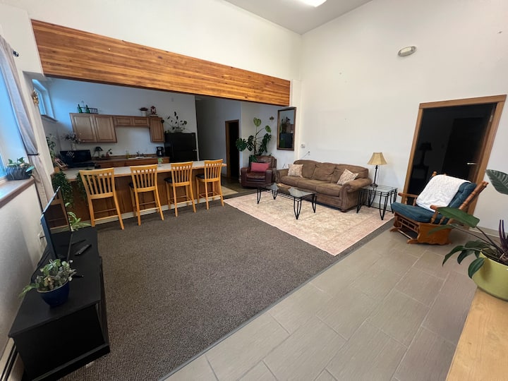 Hogsback Suite - Valdez, AK