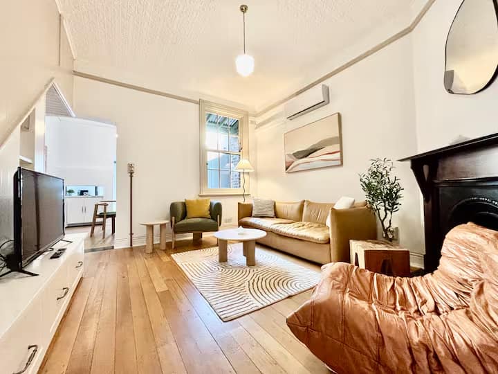 Steps From The Harbour Bridge – Iconic Sydney Stay - Hunters Hill
