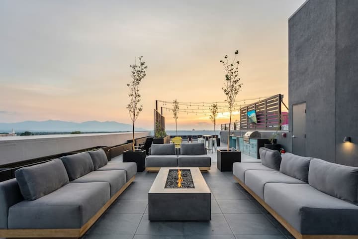 Stylish Downtown Slc Apt W/ Rooftop Views - Salt Lake City, UT