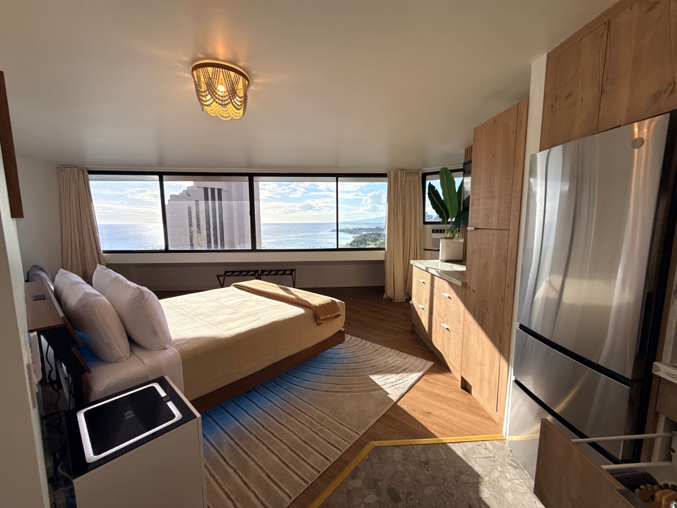Waikiki Marina Studio w/ Sunset Views - Image 5
