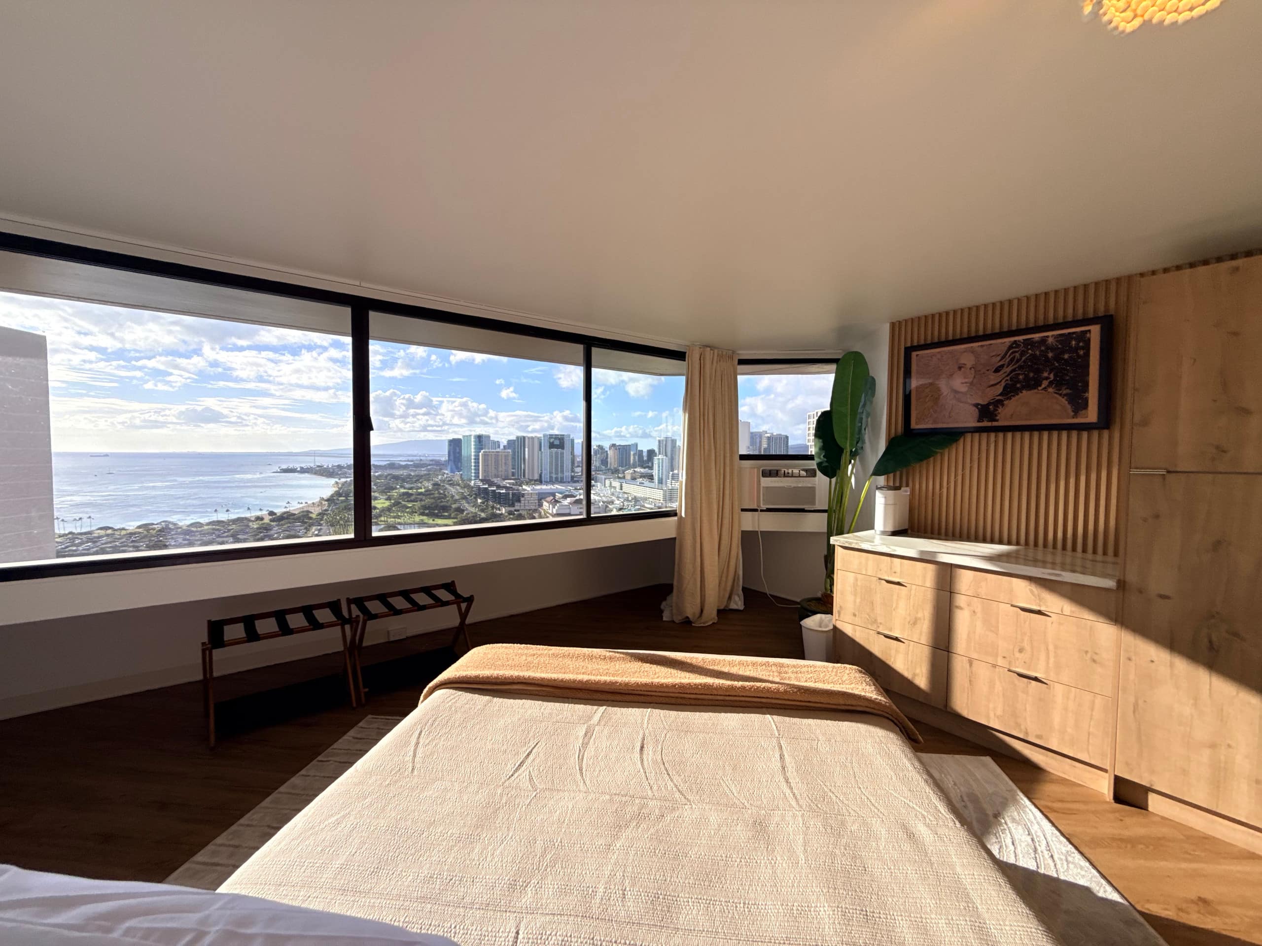 Waikiki Marina Studio w/ Sunset Views - Image 4