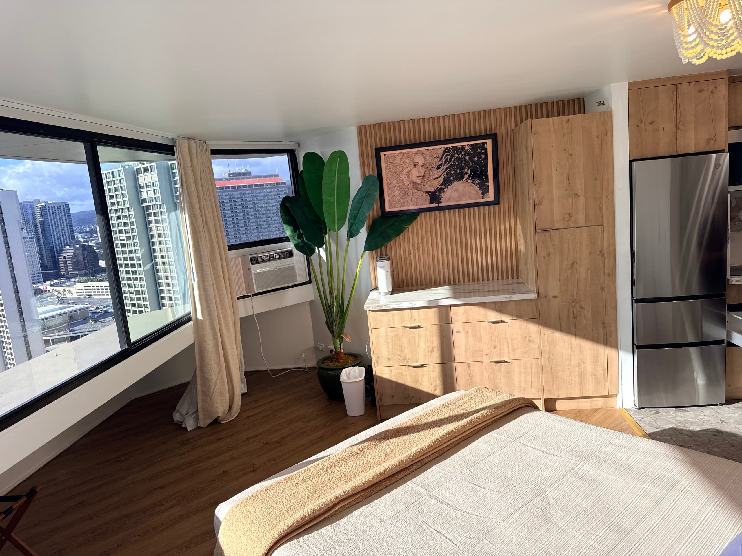 Waikiki Marina Studio w/ Sunset Views - Image 6