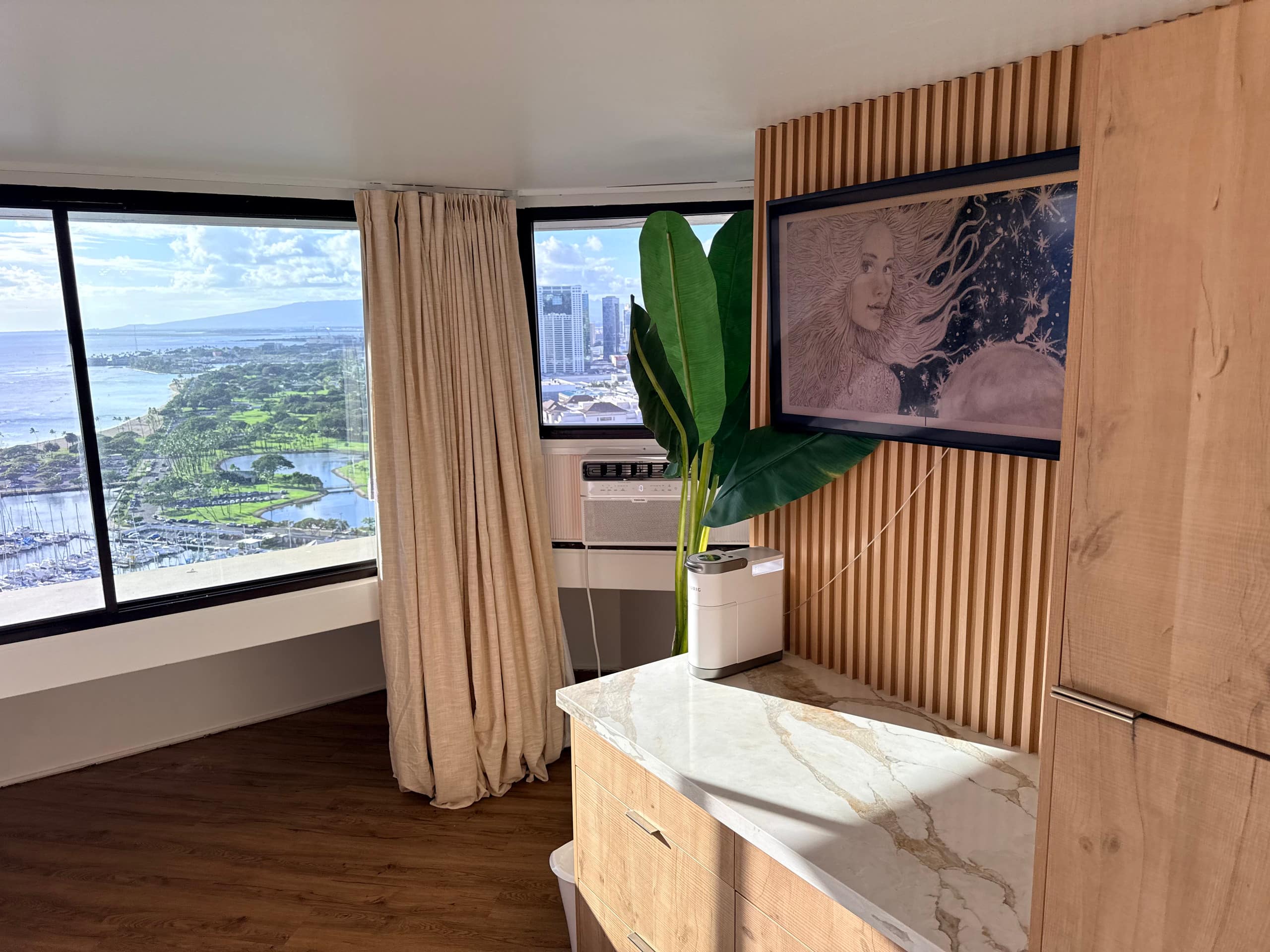 Waikiki Marina Studio w/ Sunset Views - Image 16