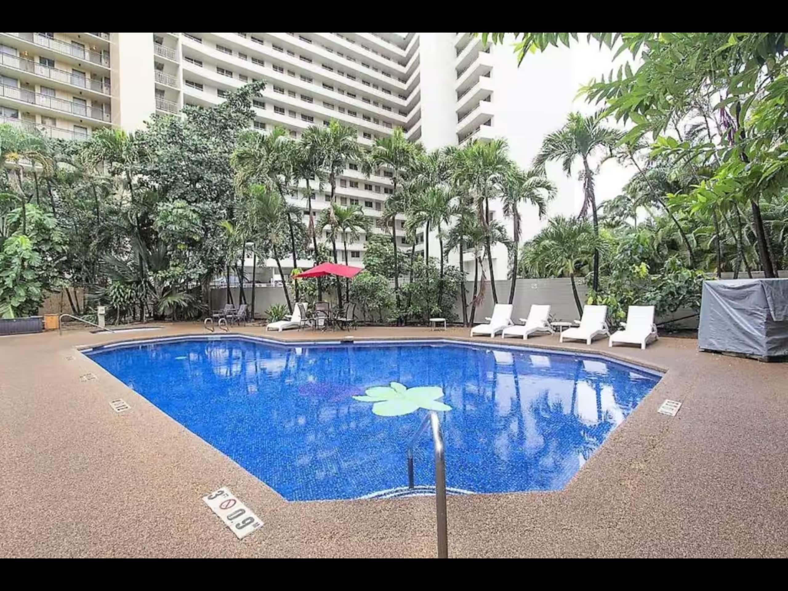 Waikiki Marina Studio w/ Sunset Views - Image 21