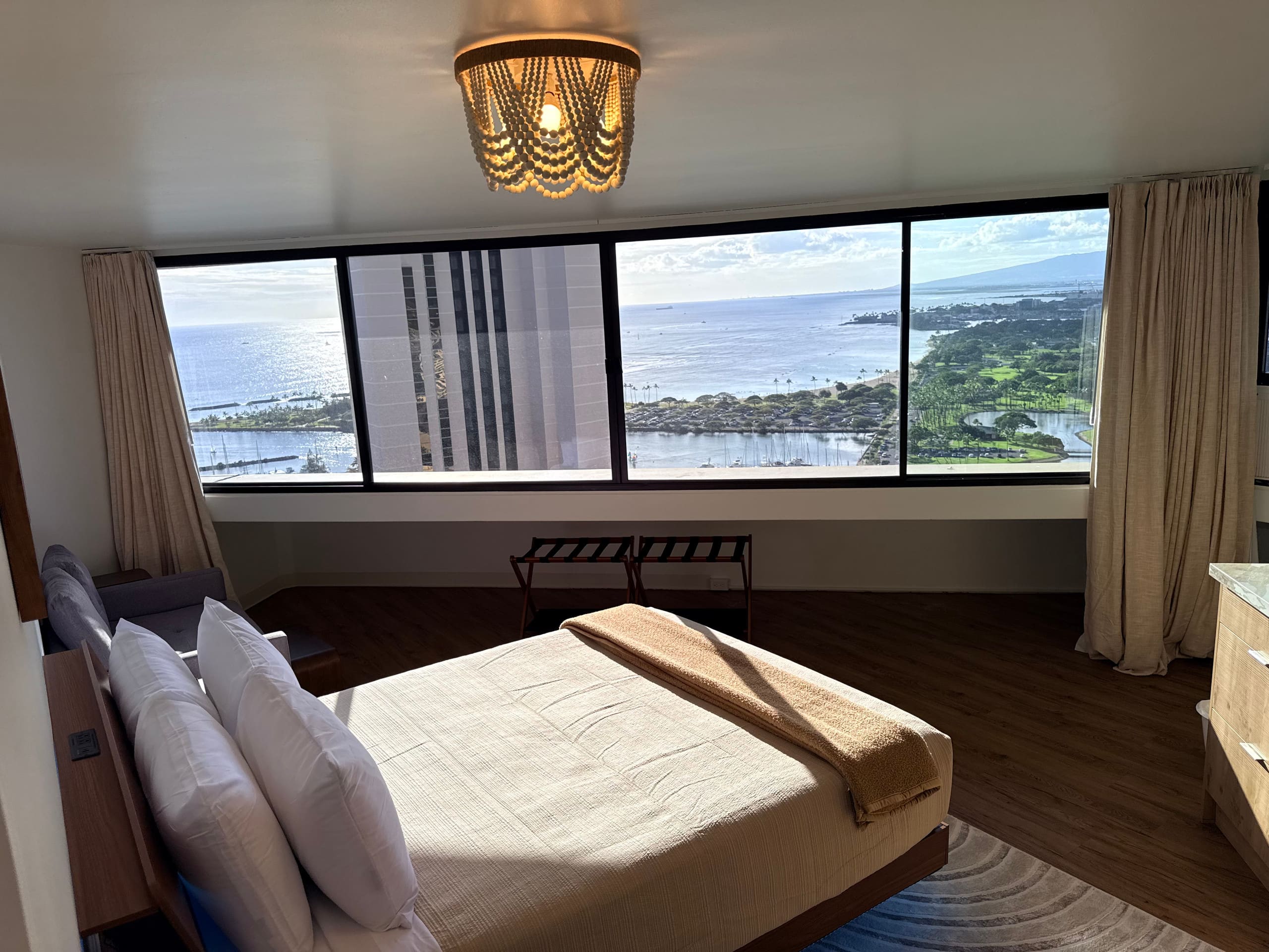 Waikiki Marina Studio w/ Sunset Views - Image 3