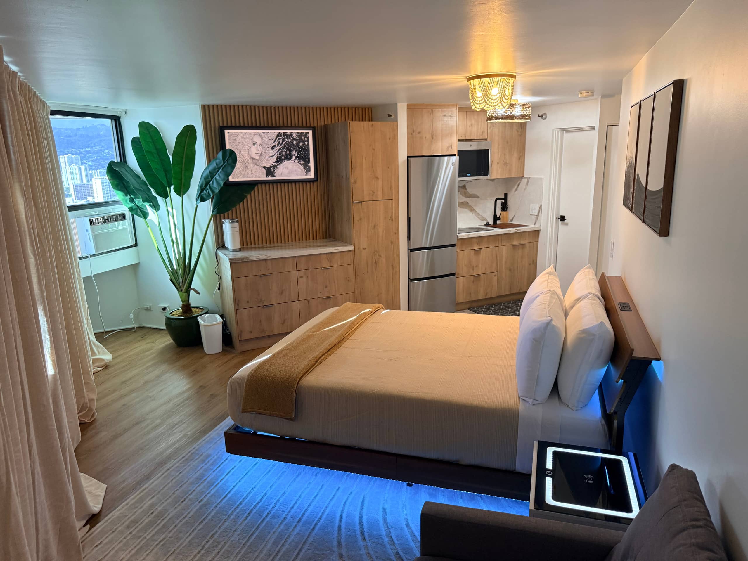 Waikiki Marina Studio w/ Sunset Views - Image 11