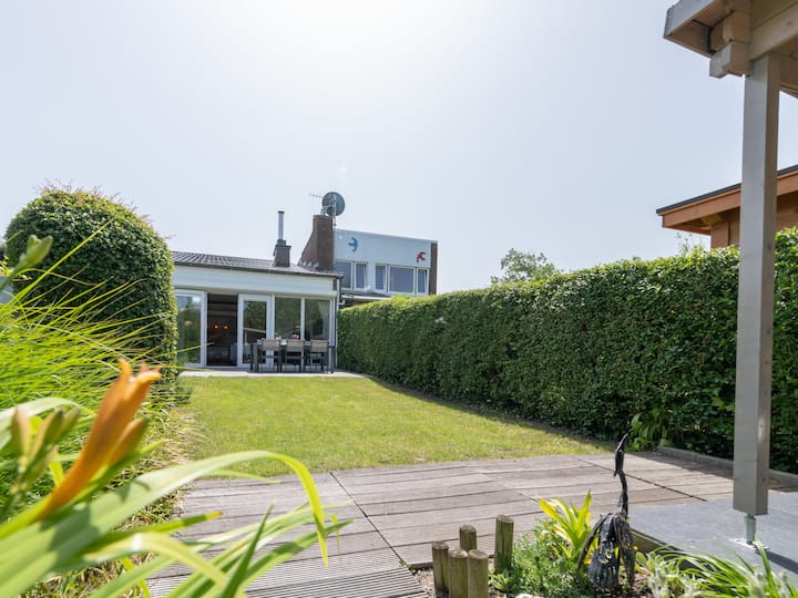 Maison De Plage Sympa Au Bord De Mer Avec Jardin - Cadzand