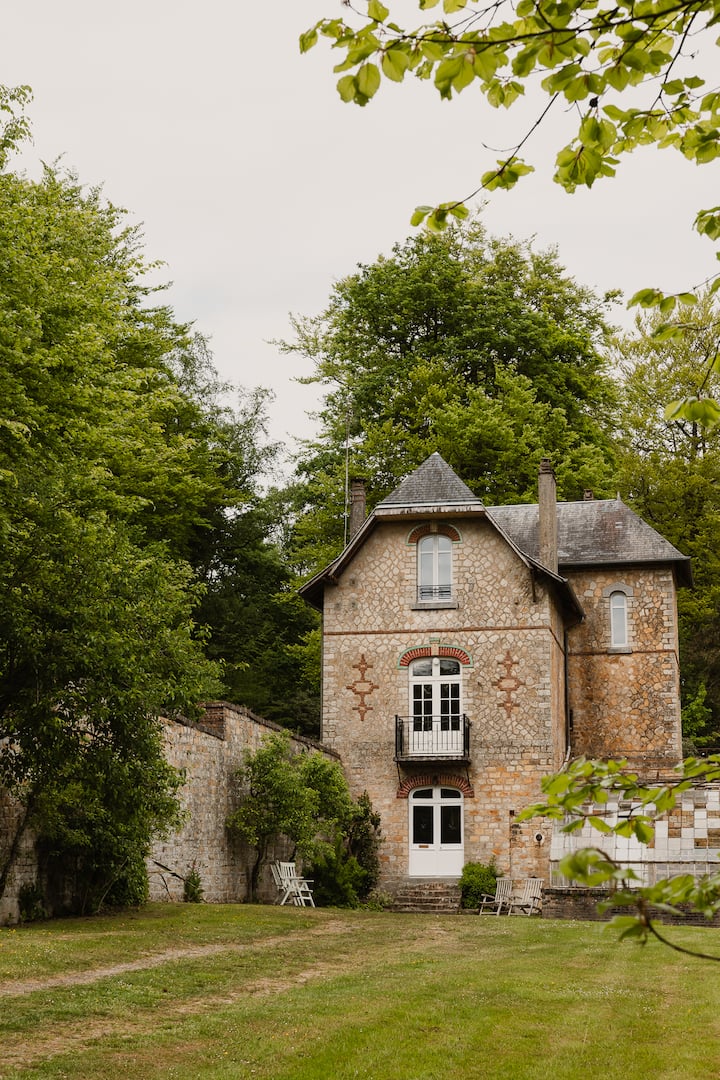 Maison Sur Un Domaine Château En Normandie - Bagnoles-de-l'Orne